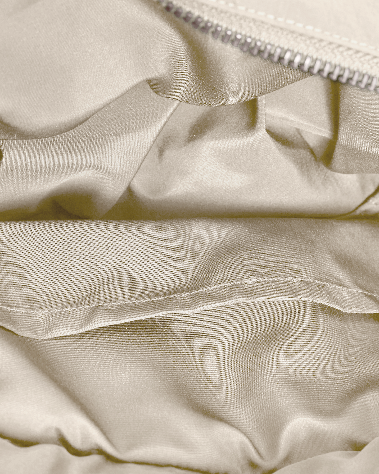 MSCHJhean Sasja Bumbag – Trench Coat, close-up